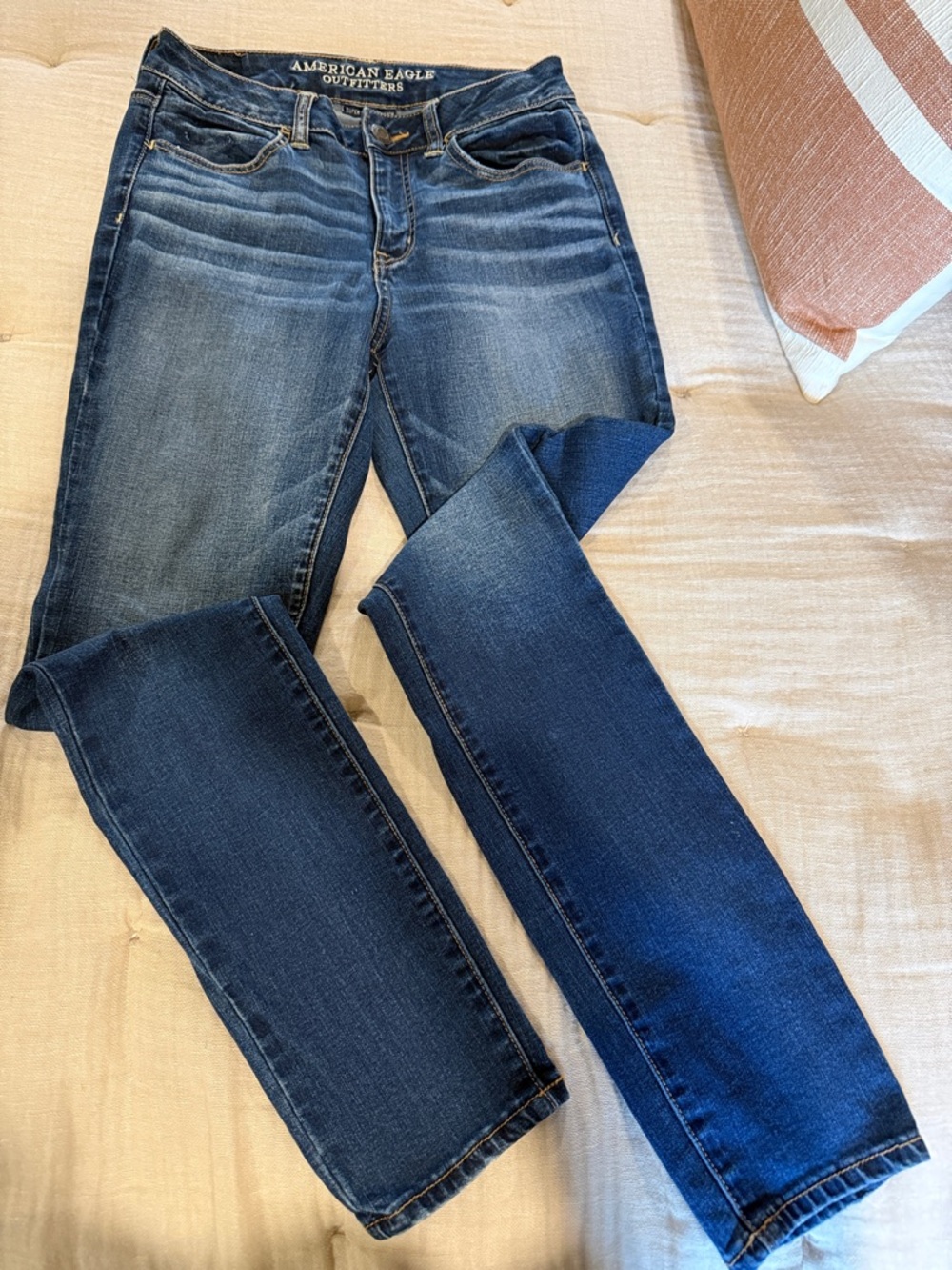 American Eagle Outfitters Women's Medium-Dark Blue Skinny Jeans